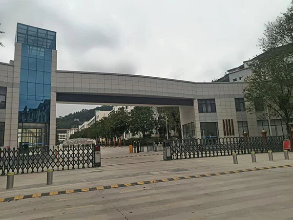Projeto de piscina para construção de buleway: Escola Secundária Nacional de Malipo, província de Yunnan.
